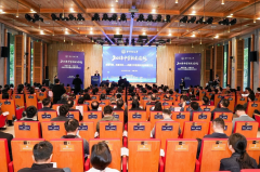 系统引见学校正在人才培育系统扶植、学科交叉